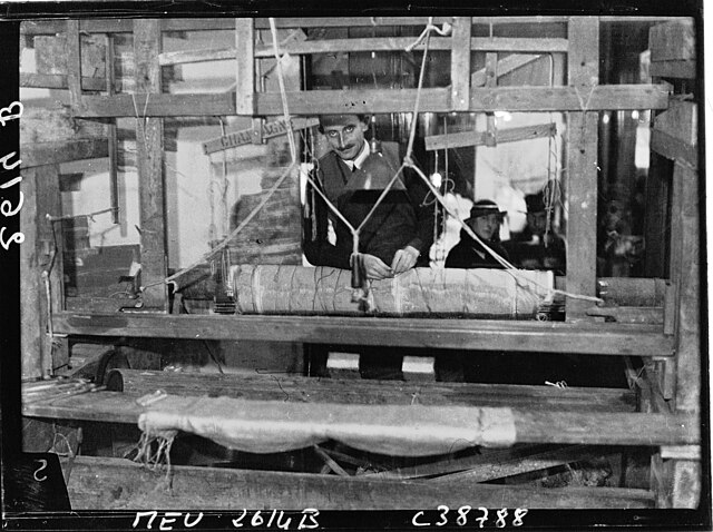Photo originale d'un métier à tisser datant de 1935